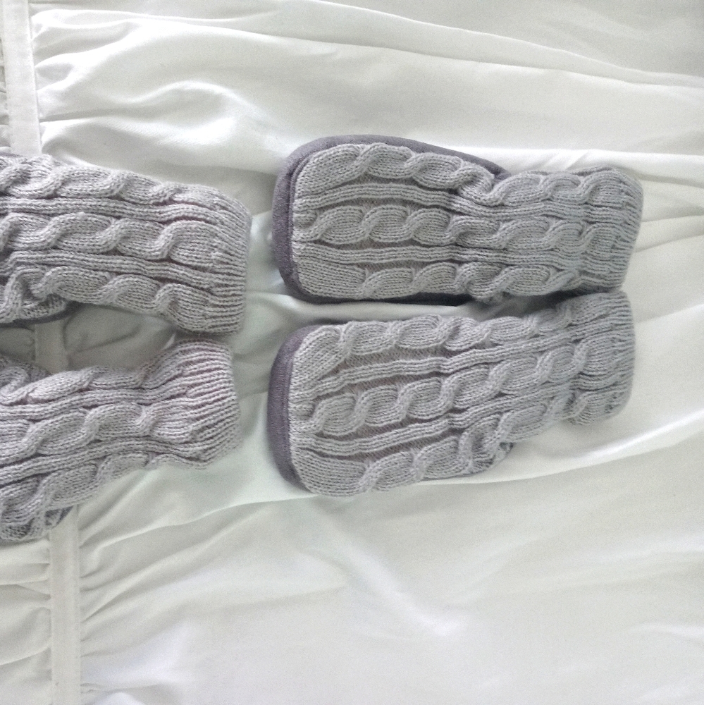Two pack of baby slippers